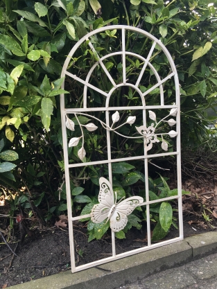 Butterfly window model, metal old-white-rust